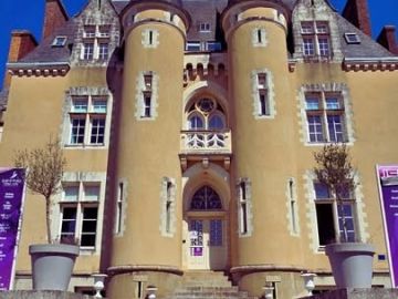 🌴 Serviette rangée, sac à dos dégainé !
À Saint-Yves, on attaque l’année avec confiance, esprit d’équipe et ambition ! 💡

Bonne rentrée à tous, prêts à...